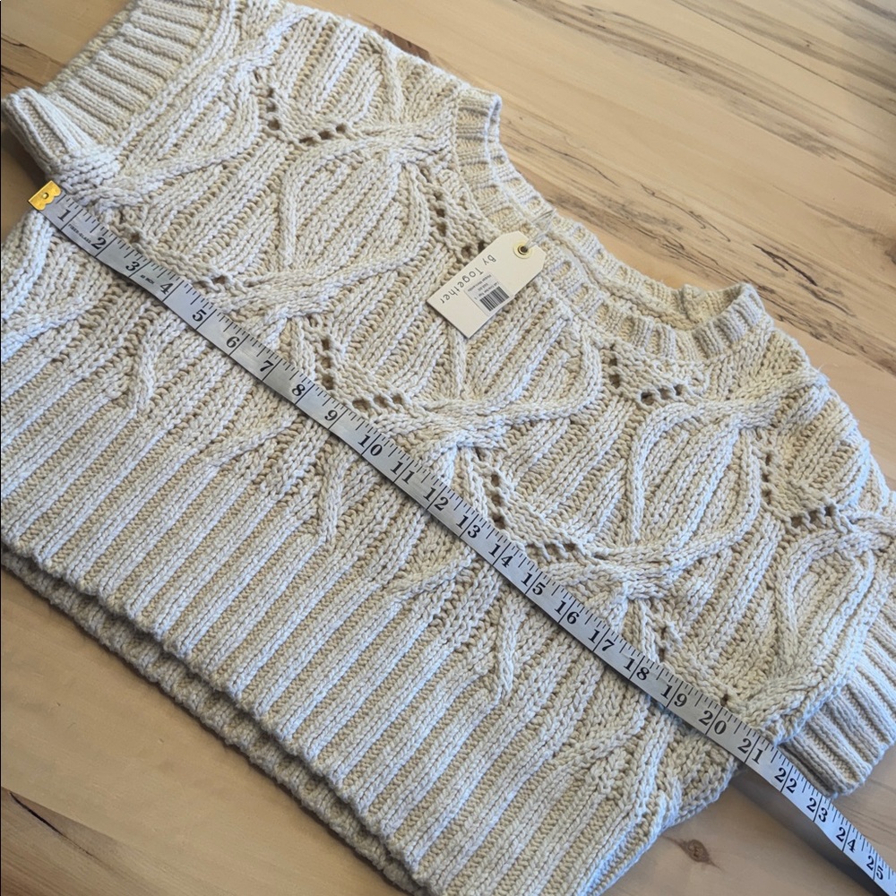 By Together NWT Cream Crochet Top Short Sleeve Crop Sweater L - Picture 3 of 7